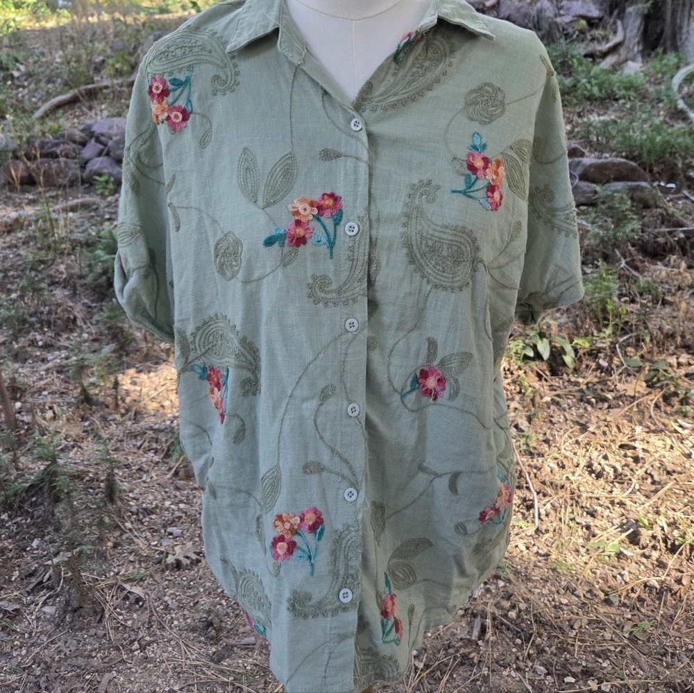 Anthropologie Kindred Floral Embroidered Button-Up Shirt - Picture 2 of 6